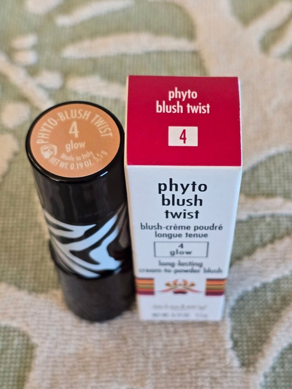 Sisley-Paris Phyto-Blush Glow 4